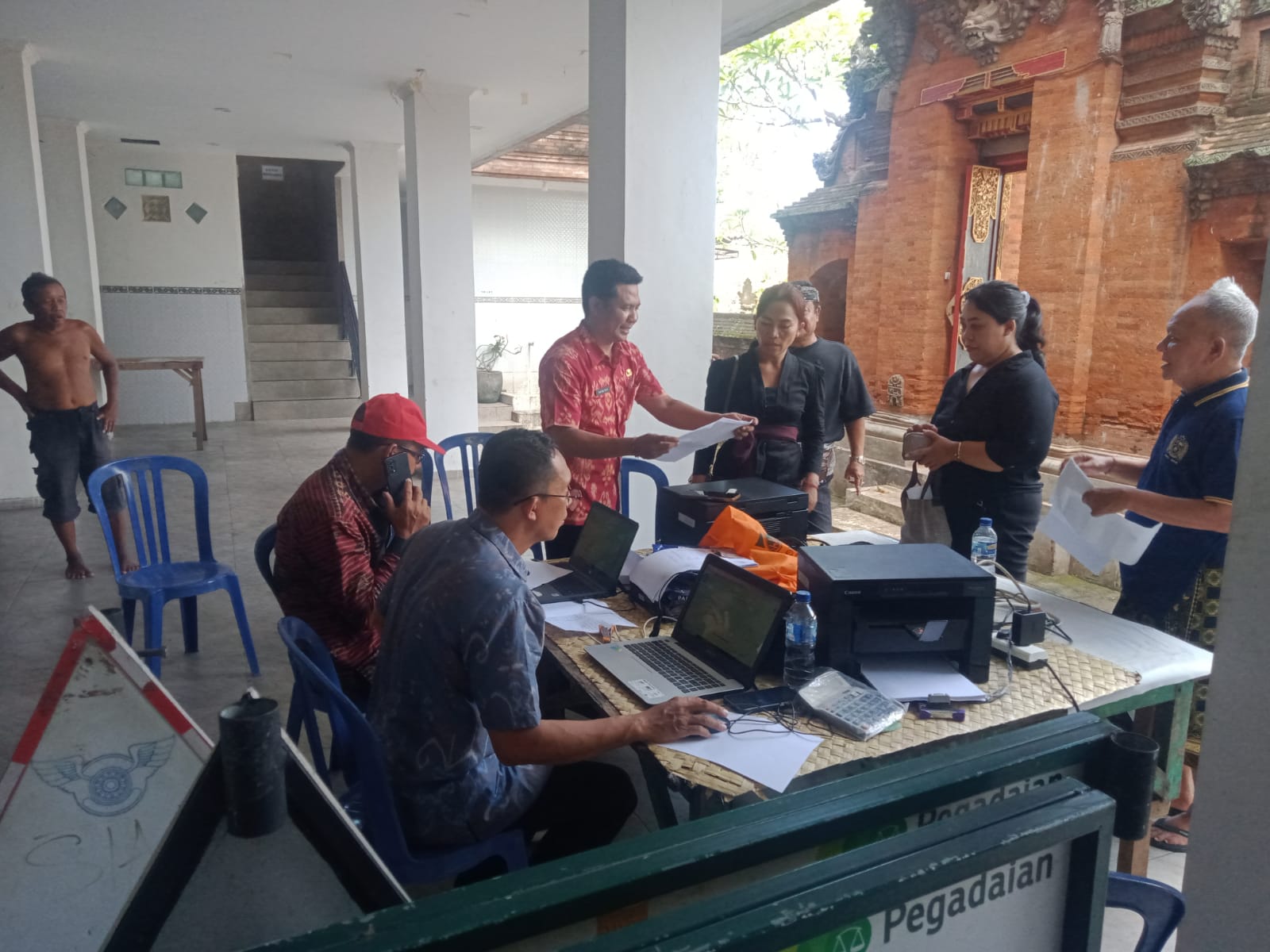 Kegiatan pungutan Pajak PBB-P2 di Dusun Sangging Desa Kamasan